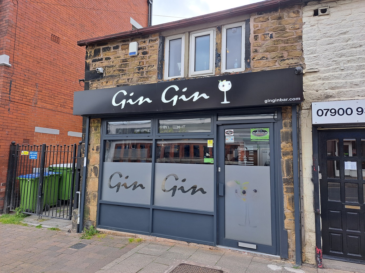 1 Milnrow Road, Shaw, Oldham, OL2 8AP Breakey & Nuttall