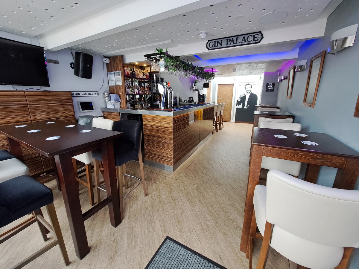 1 Milnrow Road, Shaw, Oldham, OL2 8AP Breakey & Nuttall