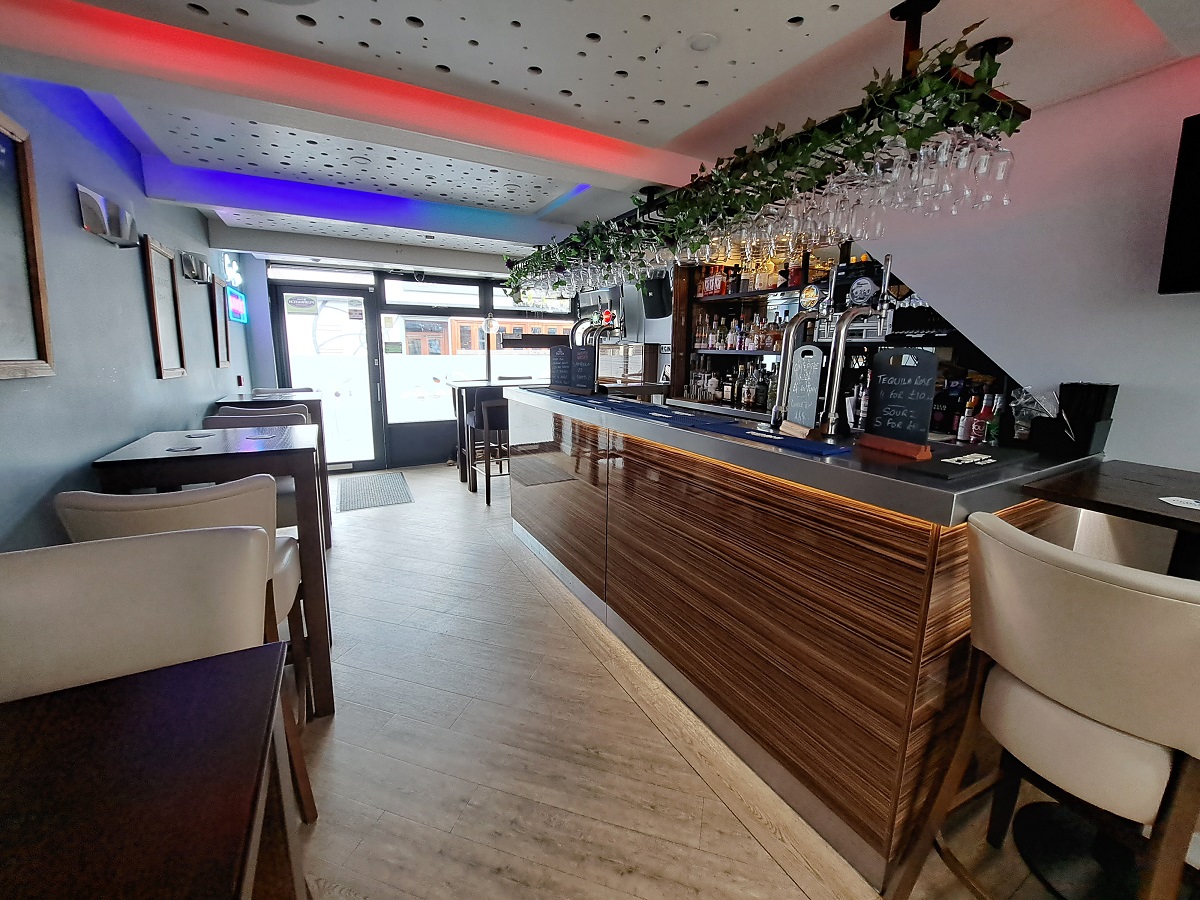 1 Milnrow Road, Shaw, Oldham, OL2 8AP Breakey & Nuttall